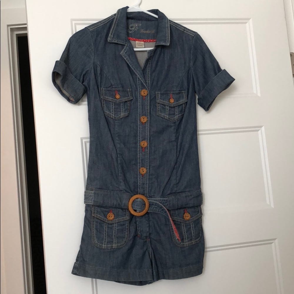 Frankie B outfit